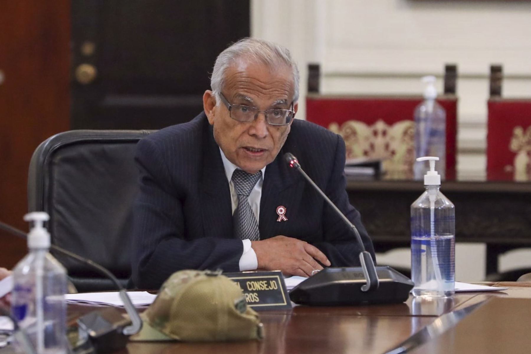 Jefe del Gabinete An�bal Torres pone su cargo a disposici�n