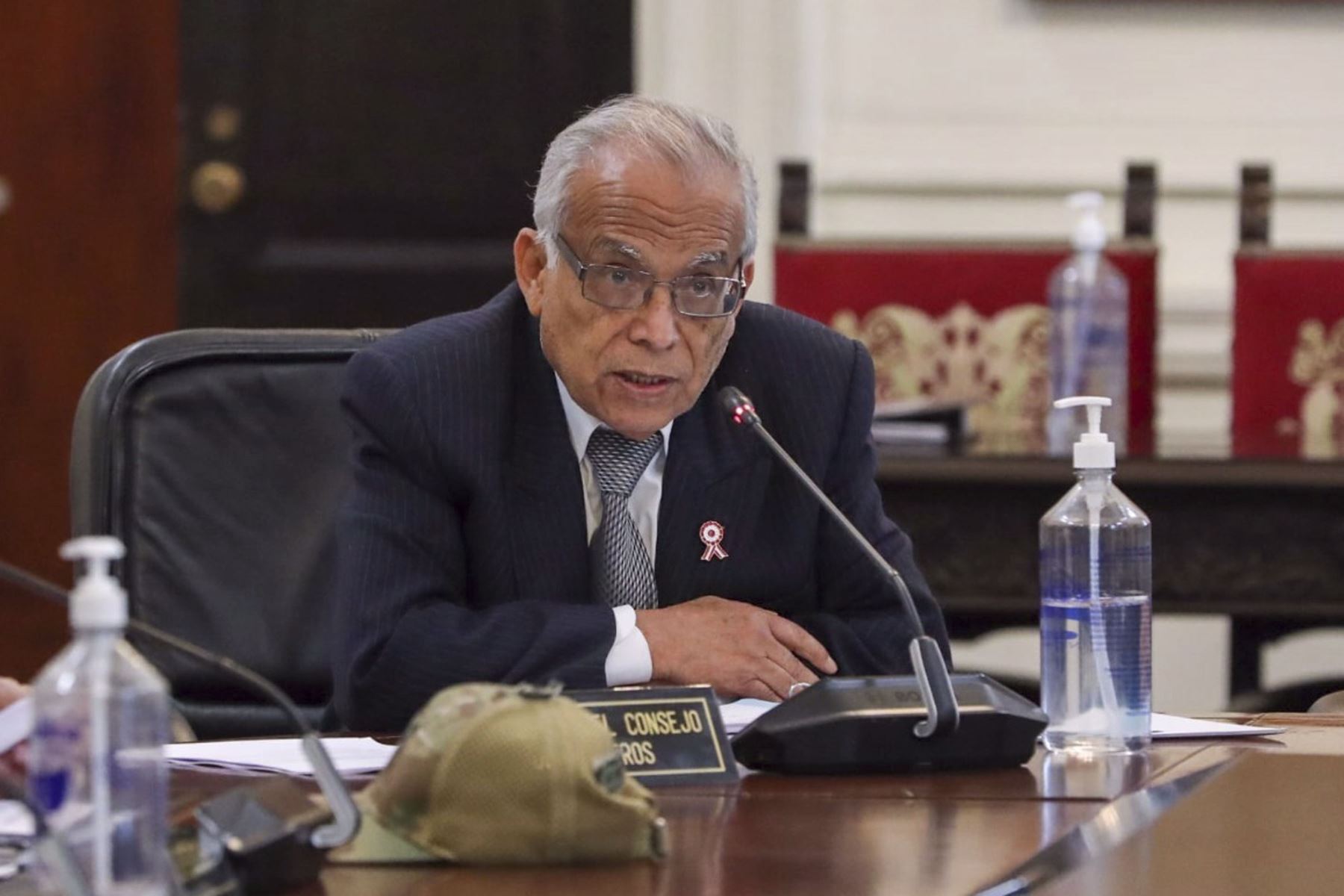Jefe del Gabinete Aníbal Torres pone su cargo a disposición