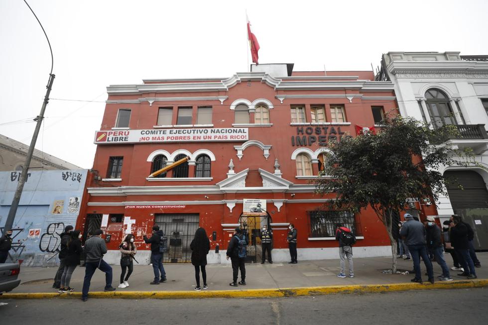 Fiscala allana locales de Per Libre e inmuebles de Vladimir Cerrn en Huancayo y Lima