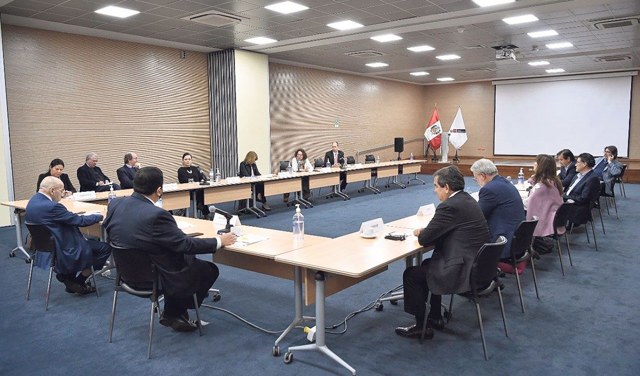 Empresarios demandan políticas claras para recuperar confianza