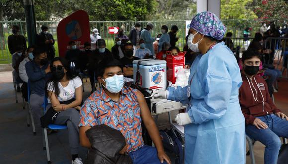 Cuarta dosis para mayores de 30 años: conoce AQUÍ los centros de vacunación a los que puedes acudir