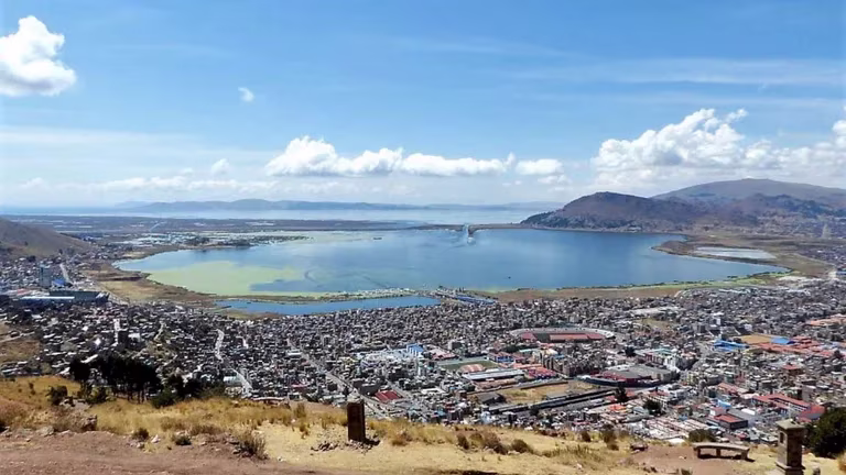 Lago Titicaca en peligro: aguas descienden cerca de medio metro por falta de lluvias