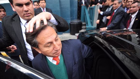 Alejandro Toledo se entrega ante la justicia de Estados Unidos para su extradición al Perú