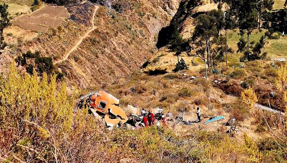 Huancavelica: Ni�o perdi� a seis familiares en accidente de bus en Huaytar�