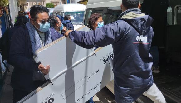 Comenz el despliegue del material electoral en Huancavelica