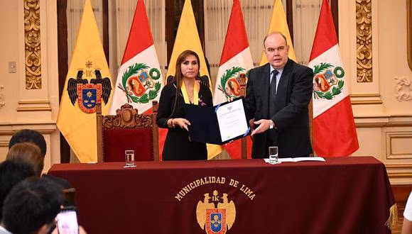 JNJ abre investigaci髇 a fiscal de la Naci髇 por recibir condecoraci髇 de L髉ez Aliaga