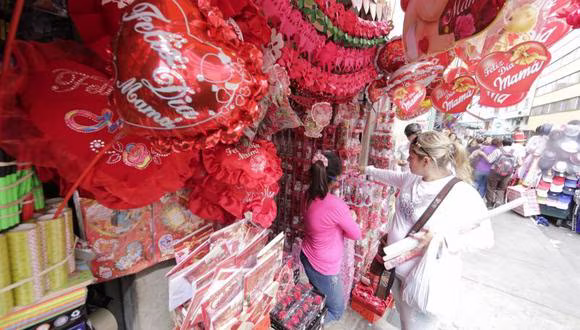 El 70% de peruanos entrega regalos en el Día de la Madre