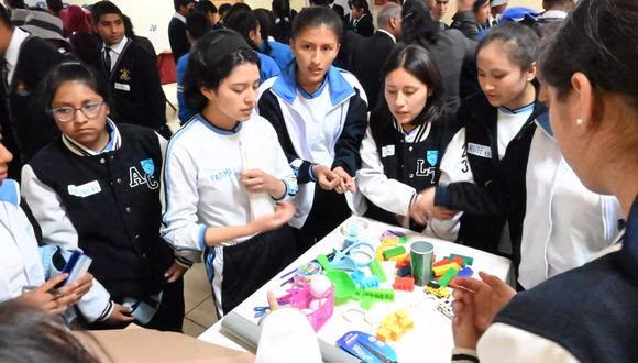 Escolares de Junín pueden postular a una de las 50 becas para exposiciones científicas