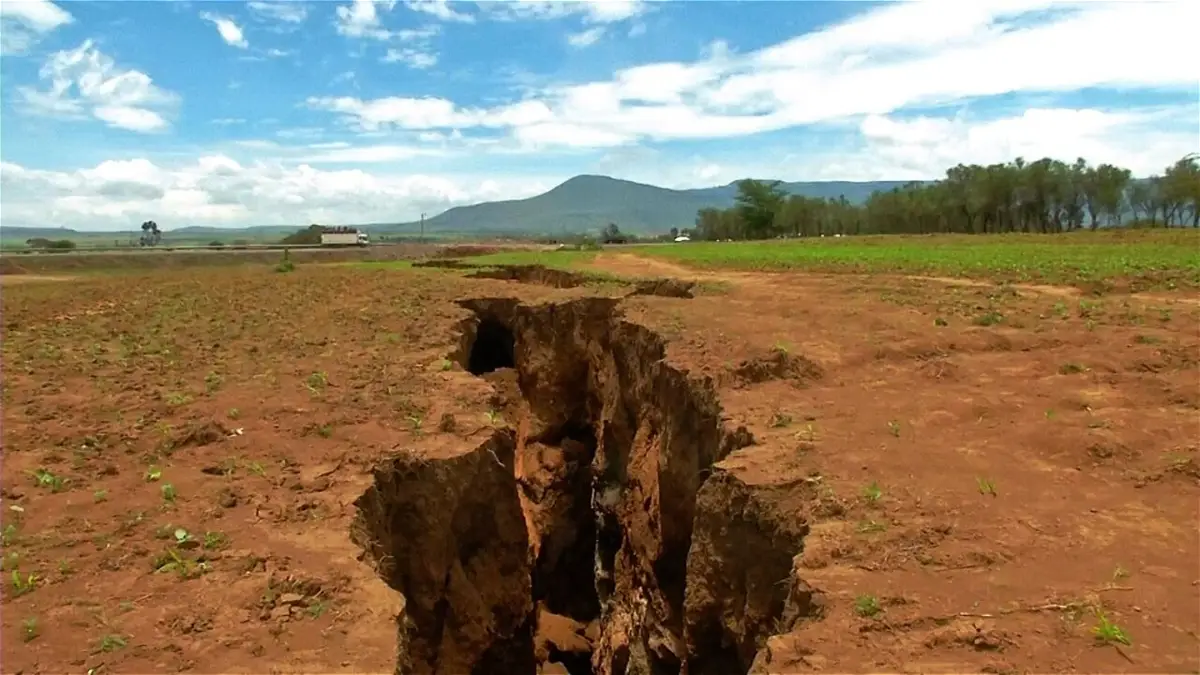 frica se est partiendo en dos, y esta gigantesca grieta es la principal responsable