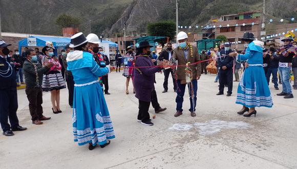 Alcalde de Huancavelica dice que invitó 5 veces a presidente Pedro Castillo y siempre lo desairó.