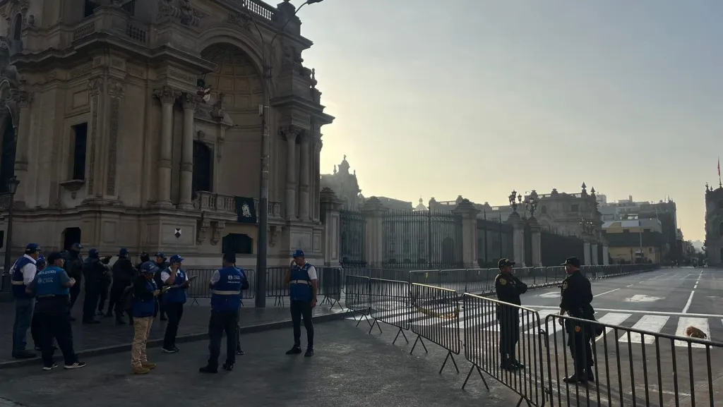 Allanan casa de presidenta de Perú y palacio en busca de relojes de lujo por caso de enriquecimiento