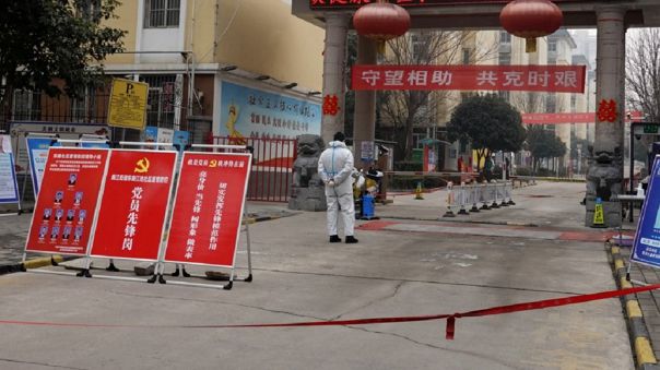 China: cierran dos hospitales por impedir atenci�n a pacientes ante reglas estrictas contra la COVI