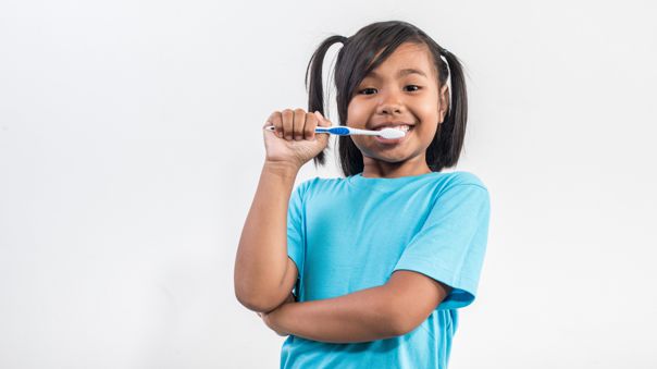 Para evitar una ortodoncia, conozca cmo cuidar los dientes de sus hijos