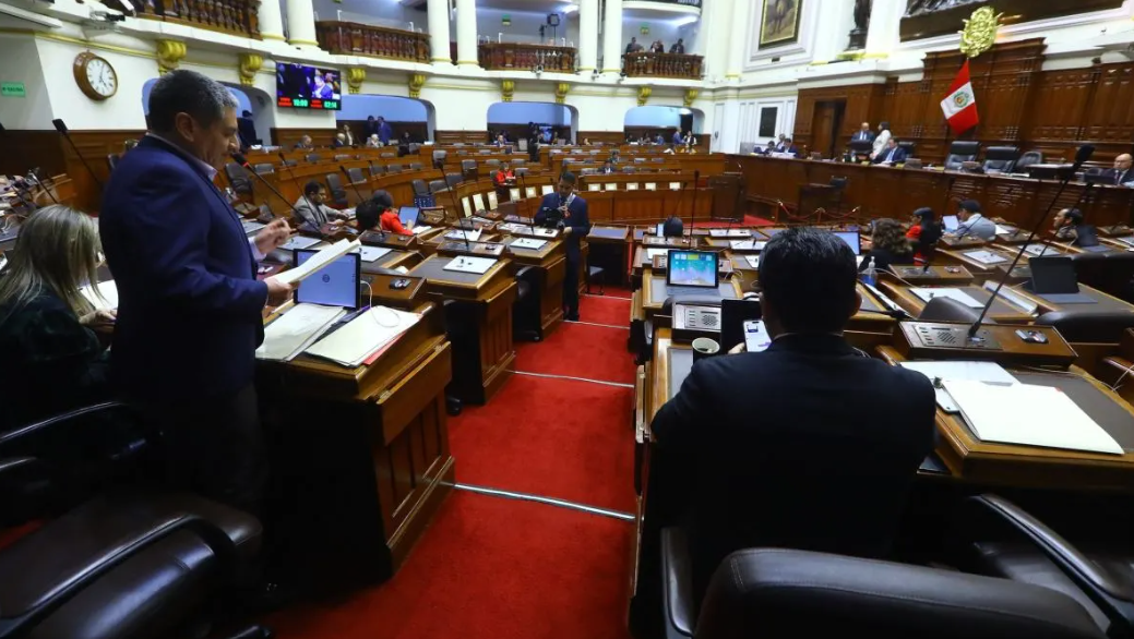 Pleno del Congreso aprobó ampliar el Reinfo por seis meses