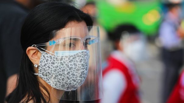 COVID-19: Estudio demuestra que uso de doble mascarilla tiene un alto nivel de filtración de partícu