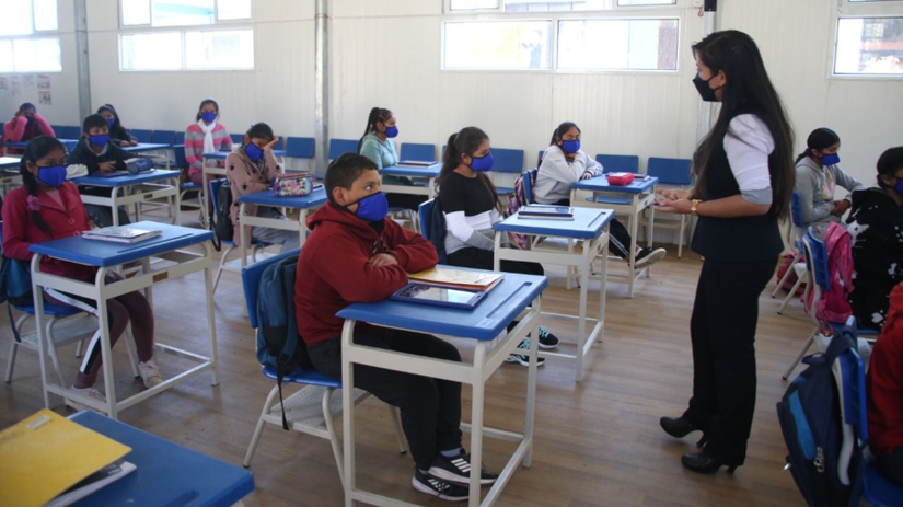 Ministro de Educación: Desde este lunes los colegios ampliarán su aforo al 100 %