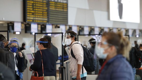 ¿Viajarás durante el feriado de Fiestas Patrias? Estos son los requisitos para vuelos nacionales e i